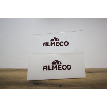 Obrázek 1 produktu ALM stojan na kornouty s logem Almeco (hnědé logo) - 4 otvory