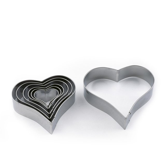 Obrázek produktu MA VYKRAJOVÁTKA NEREZ - SRDCE PROHNUTÉ  různé velikosti 7 ks